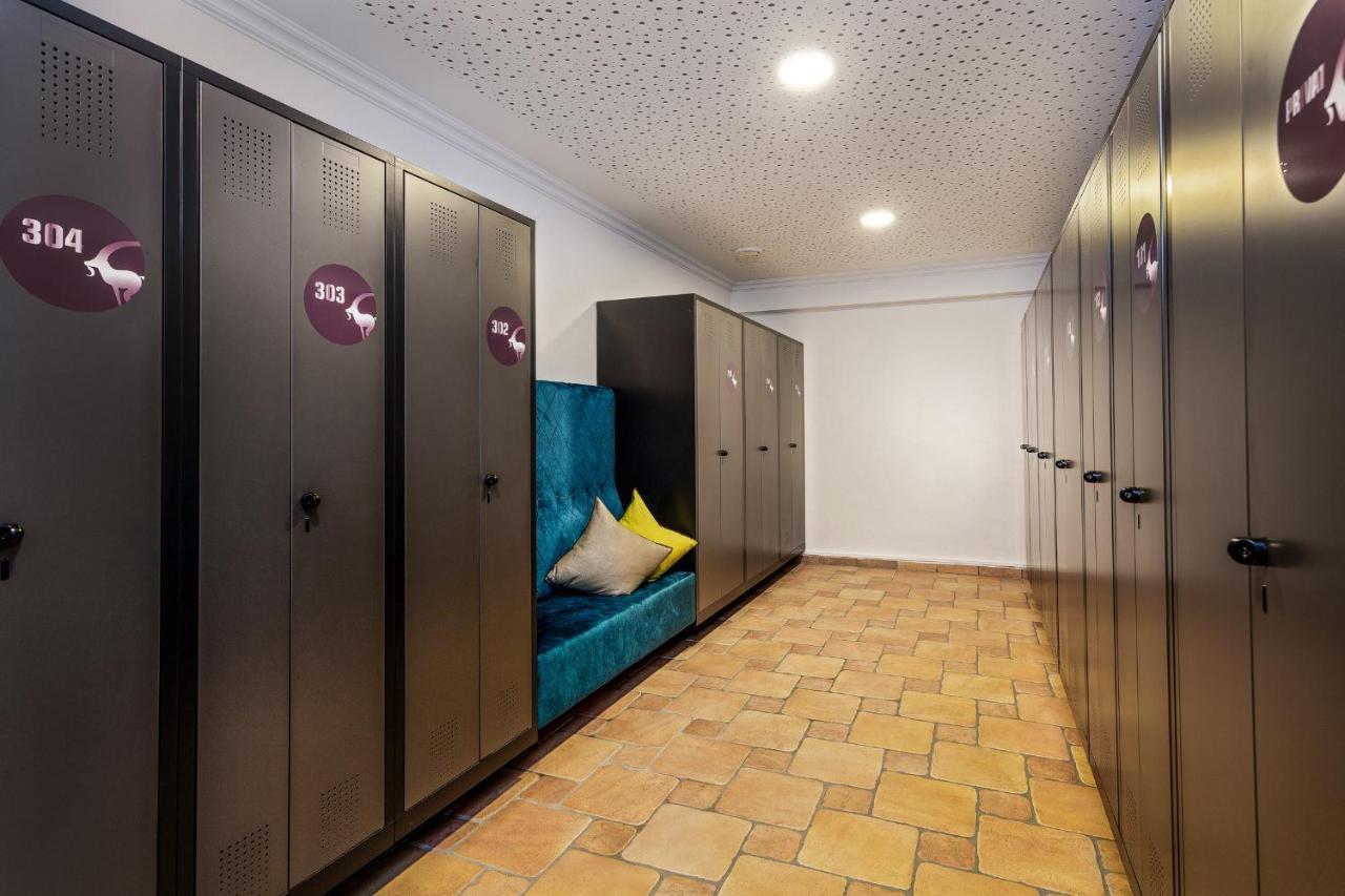 Almhof Alpin Apartments & Spa Dienten am Hochkönig Buitenkant foto